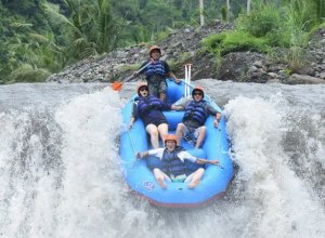 telaga waja rafting fun drop